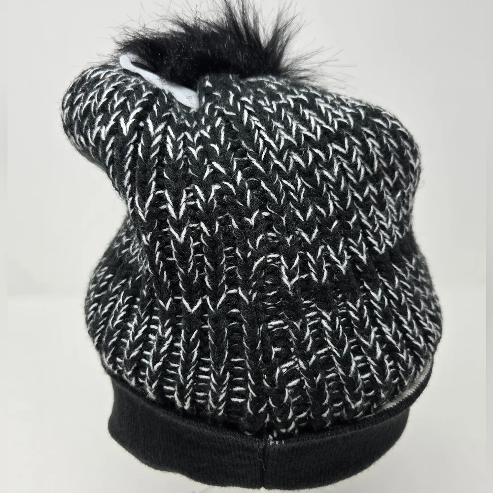 NWT JUICY COUTURE BLACK & WHITE POM POM BEANIE HAT KNITWEAR WOMEN OS CROCHET